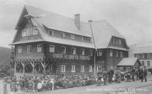 Slavnostn otevrn chaty Klubu eskch turist  r.1923