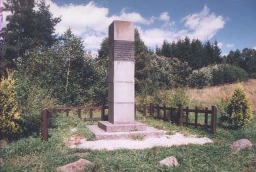 Pomnk A.Hartauera v Lenoe  r.2001