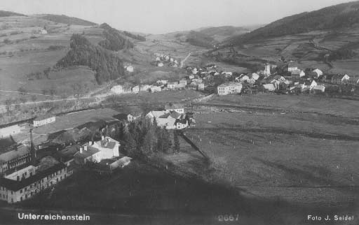 Pohled od sklrny, v pozad cesta na Kapersk Hory  r.1935